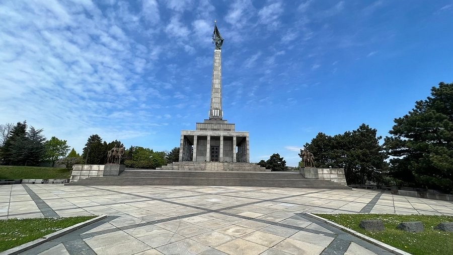 Slavn Memorial